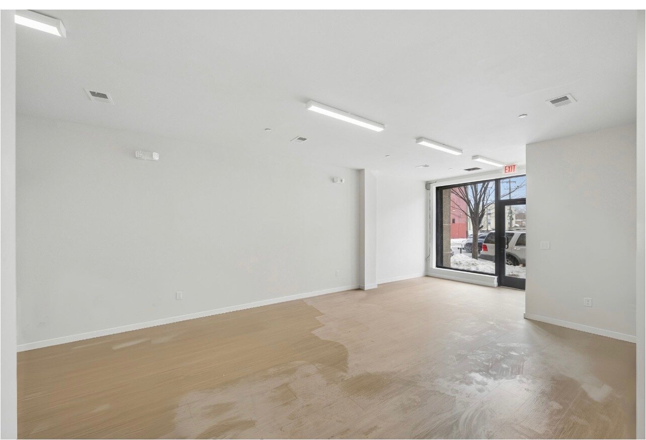 Open floor plan in the retail space